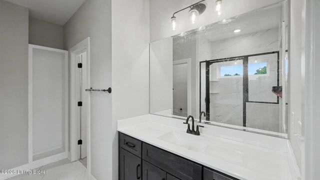 7902 Wagon Trail Ct, Louisville, KY 40291