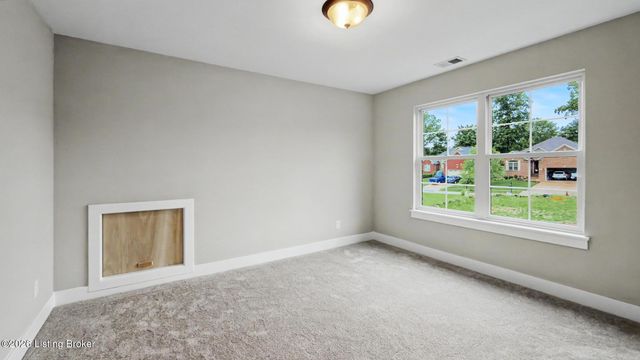 7902 Wagon Trail Ct, Louisville, KY 40291