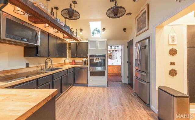 20 Berryman Cutoff Road, Steelville, MO 65565