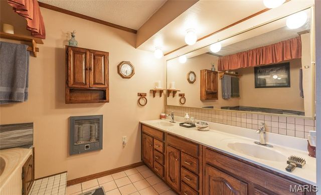 20 Berryman Cutoff Road, Steelville, MO 65565