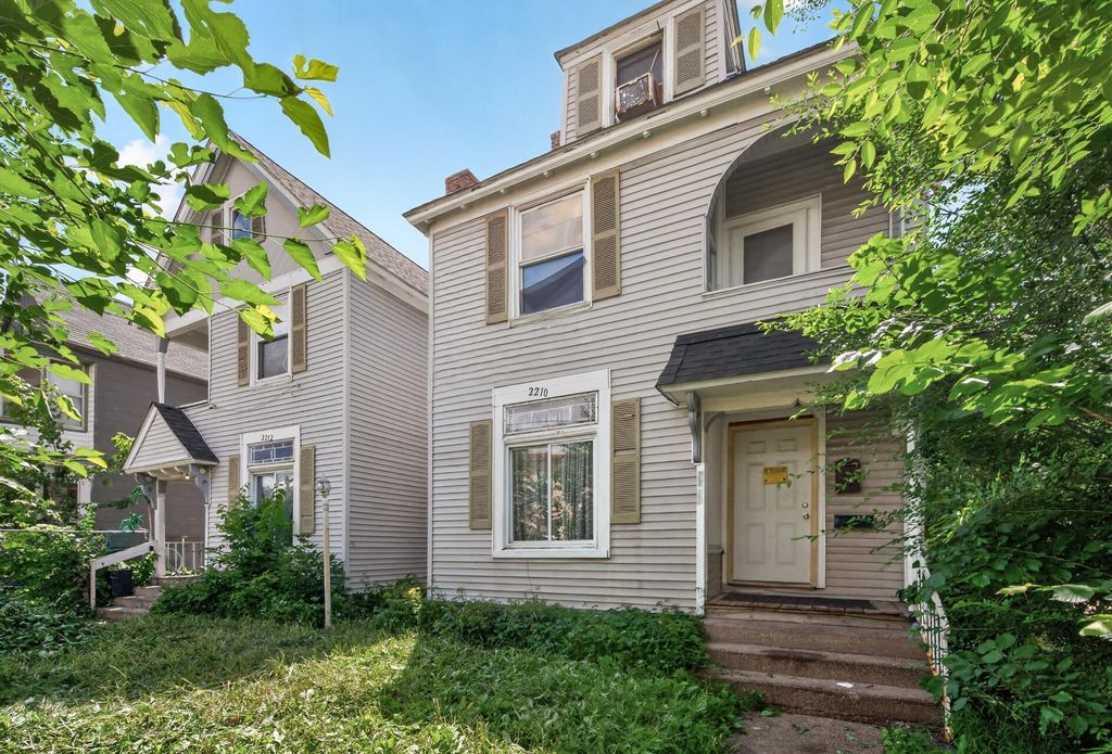 2210 Oakland Avenue, Minneapolis, MN 55404 — exterior