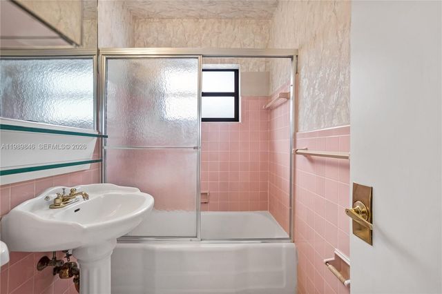 17831 NE 13th Ave, North Miami Beach, FL 33162