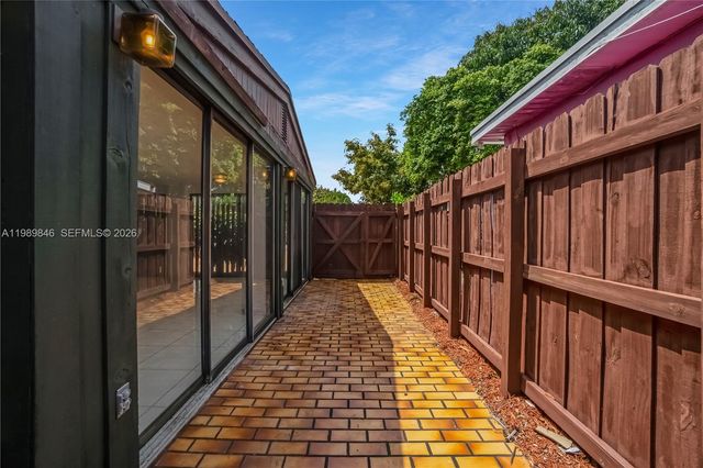 17831 NE 13th Ave, North Miami Beach, FL 33162