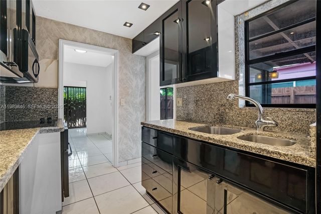 17831 NE 13th Ave, North Miami Beach, FL 33162