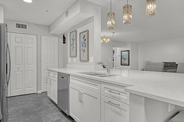 105 Half Moon Circle F1, Hypoluxo, FL 33462