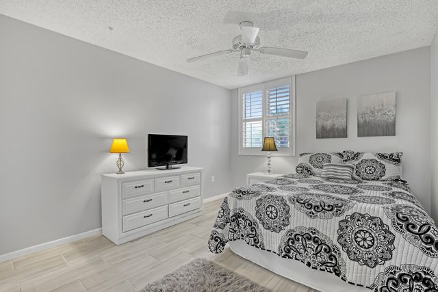 105 Half Moon Circle F1, Hypoluxo, FL 33462