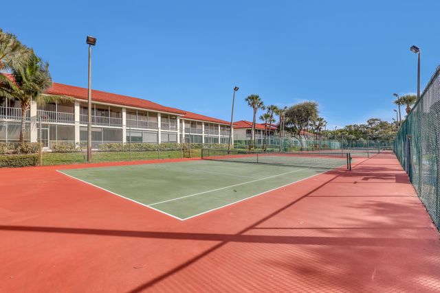 105 Half Moon Circle F1, Hypoluxo, FL 33462