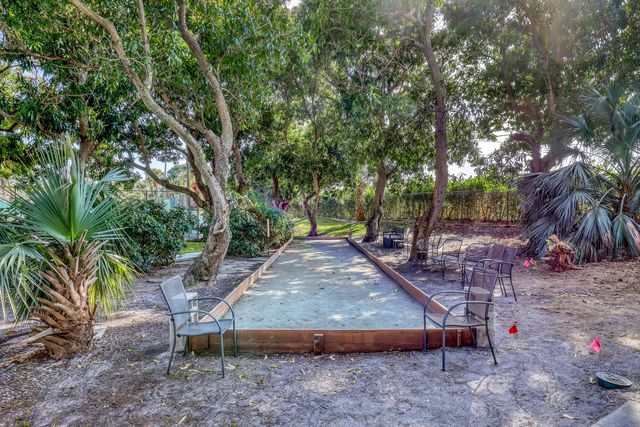 105 Half Moon Circle F1, Hypoluxo, FL 33462