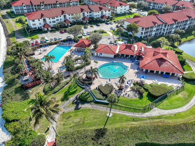 105 Half Moon Circle F1, Hypoluxo, FL 33462