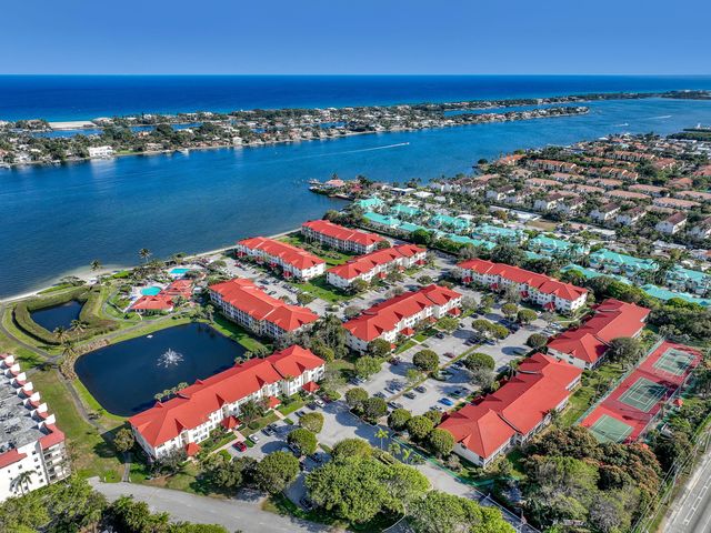 105 Half Moon Circle F1, Hypoluxo, FL 33462