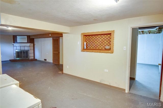 33 Southern Drive, Belleville, IL 62223