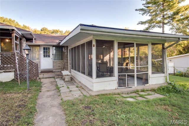 33 Southern Drive, Belleville, IL 62223