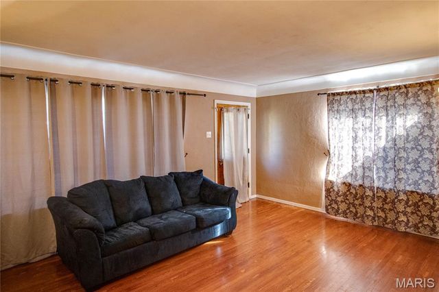 33 Southern Drive, Belleville, IL 62223