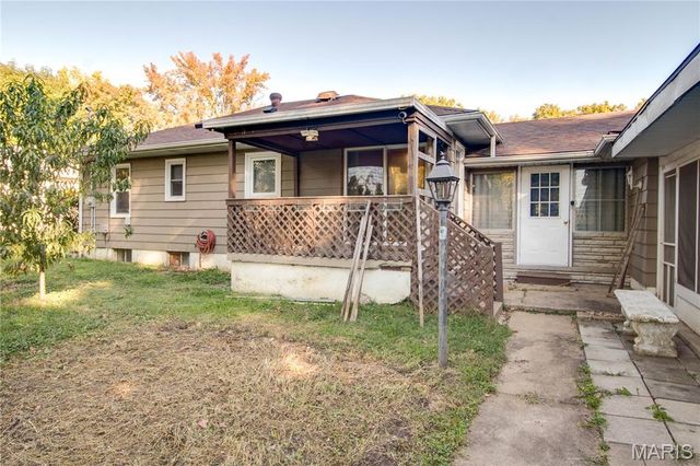 33 Southern Drive, Belleville, IL 62223