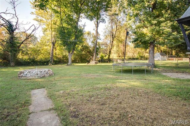 33 Southern Drive, Belleville, IL 62223