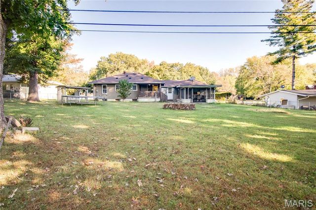 33 Southern Drive, Belleville, IL 62223