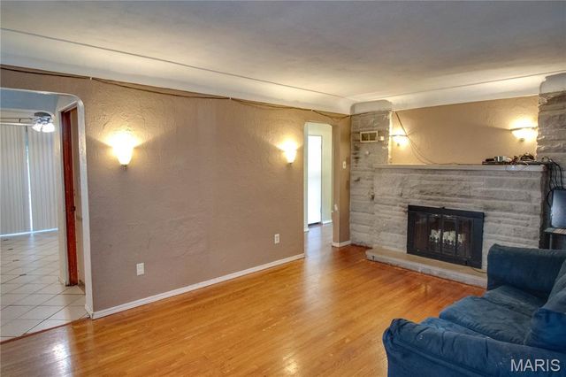 33 Southern Drive, Belleville, IL 62223