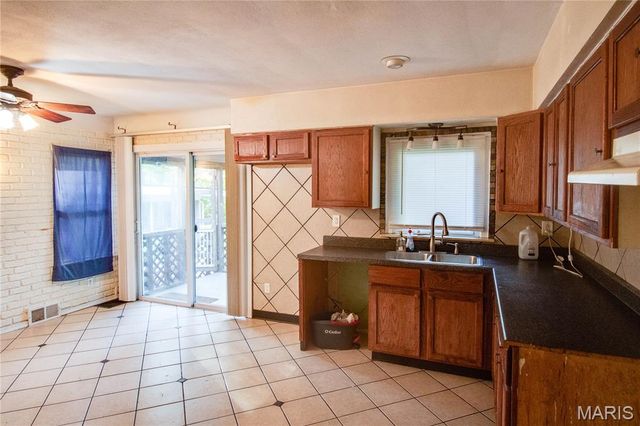 33 Southern Drive, Belleville, IL 62223