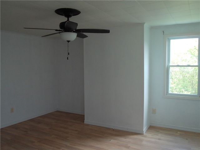 503 Greenfield Rd, Vanderbilt, PA 15486