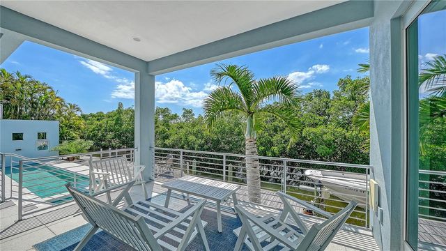 705 JUNGLE QUEEN WAY, Longboat Key, FL 34228