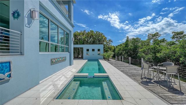 705 JUNGLE QUEEN WAY, Longboat Key, FL 34228