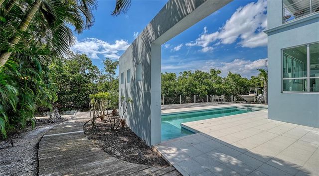 705 JUNGLE QUEEN WAY, Longboat Key, FL 34228