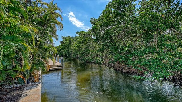705 JUNGLE QUEEN WAY, Longboat Key, FL 34228