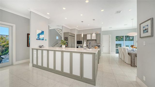 705 JUNGLE QUEEN WAY, Longboat Key, FL 34228