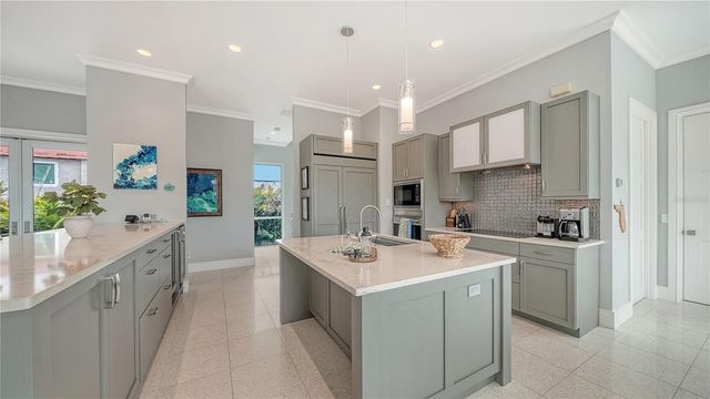 705 JUNGLE QUEEN WAY, Longboat Key, FL 34228