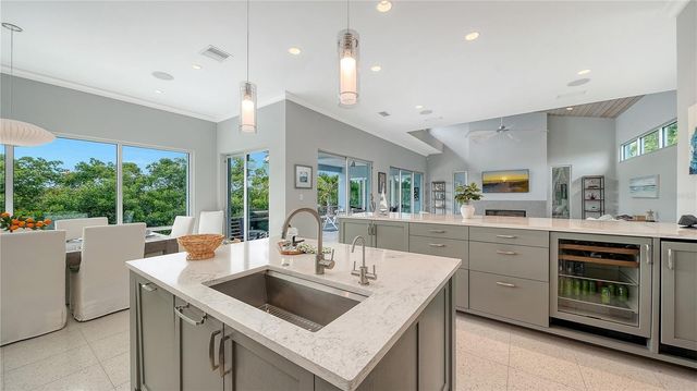 705 JUNGLE QUEEN WAY, Longboat Key, FL 34228