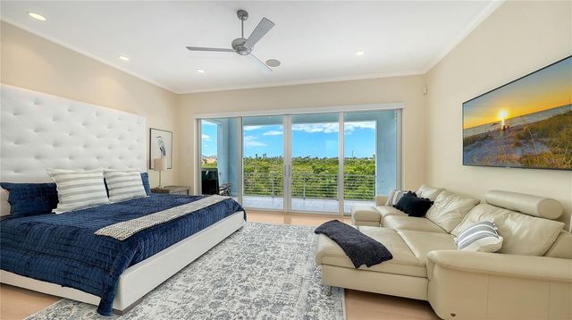 705 JUNGLE QUEEN WAY, Longboat Key, FL 34228