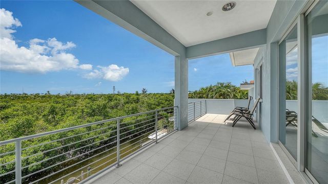 705 JUNGLE QUEEN WAY, Longboat Key, FL 34228
