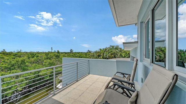 705 JUNGLE QUEEN WAY, Longboat Key, FL 34228