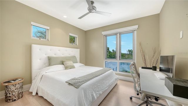 705 JUNGLE QUEEN WAY, Longboat Key, FL 34228