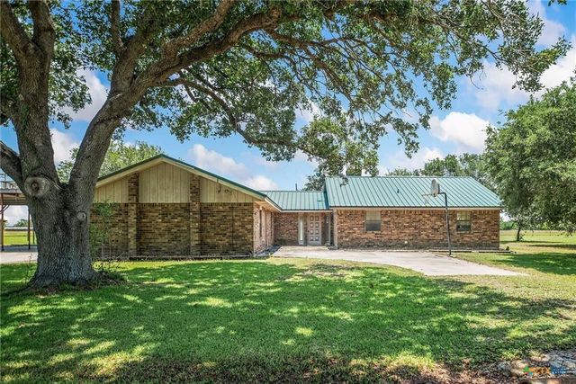 181 Pecan Drive, Port Lavaca, TX 77979
