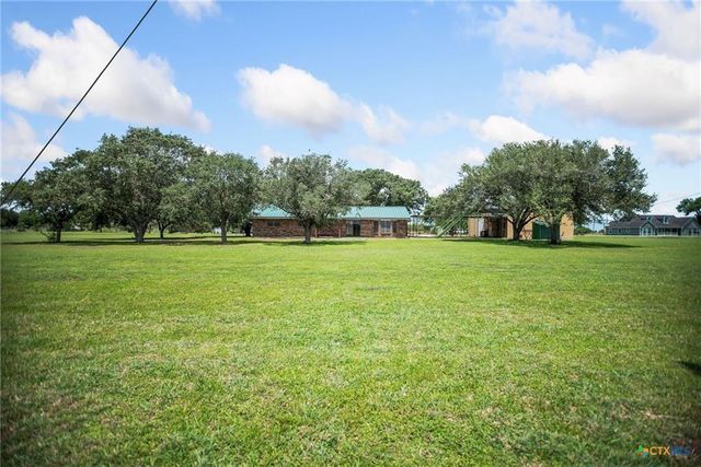 181 Pecan Drive, Port Lavaca, TX 77979