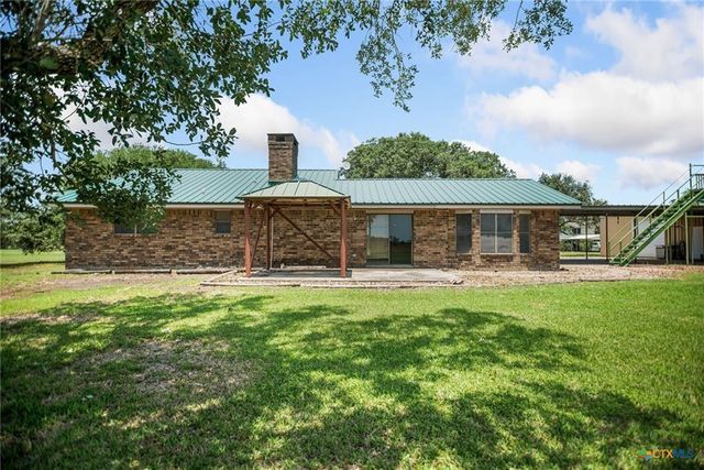 181 Pecan Drive, Port Lavaca, TX 77979