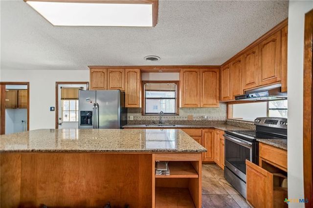 181 Pecan Drive, Port Lavaca, TX 77979