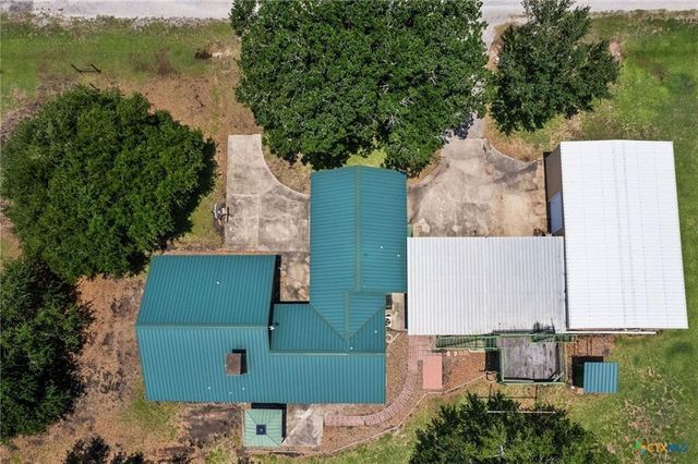 181 Pecan Drive, Port Lavaca, TX 77979