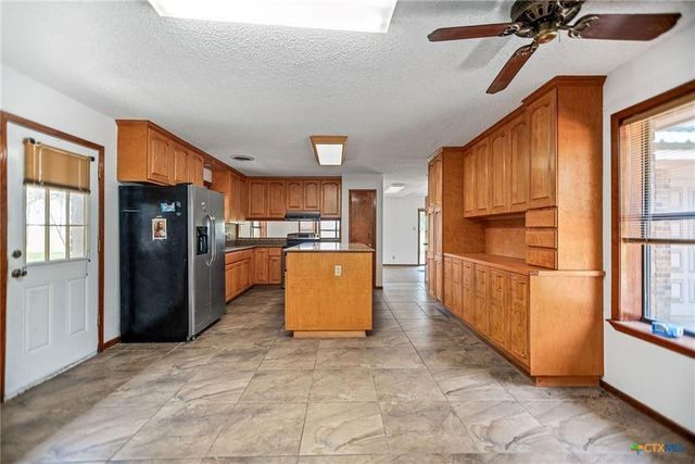 181 Pecan Drive, Port Lavaca, TX 77979