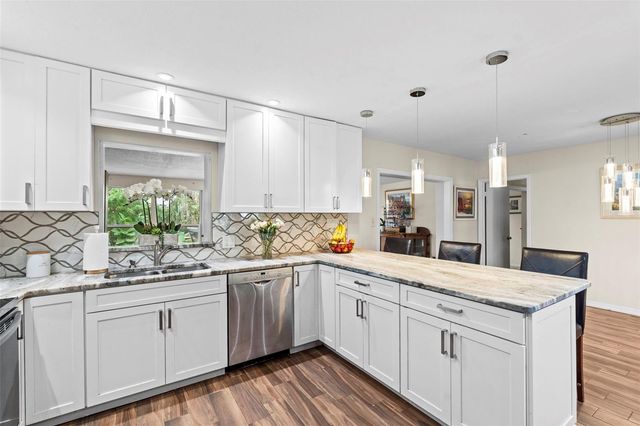 4405 W MELROSE AVENUE, Tampa, FL 33629