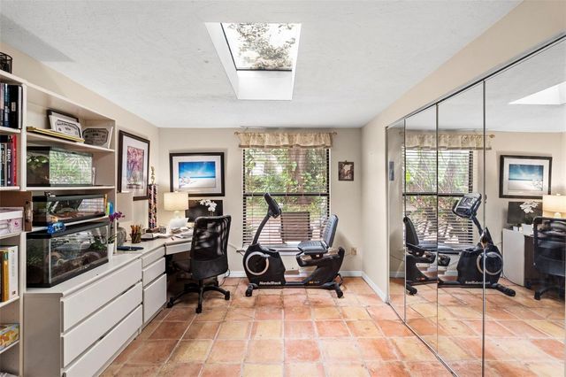 4405 W MELROSE AVENUE, Tampa, FL 33629
