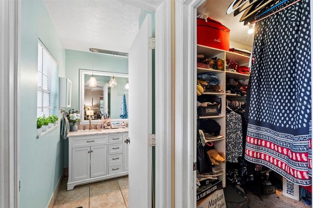 4405 W MELROSE AVENUE, Tampa, FL 33629