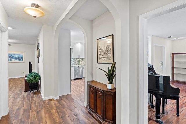 4405 W MELROSE AVENUE, Tampa, FL 33629