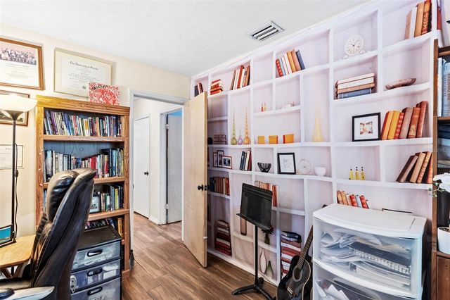 4405 W MELROSE AVENUE, Tampa, FL 33629