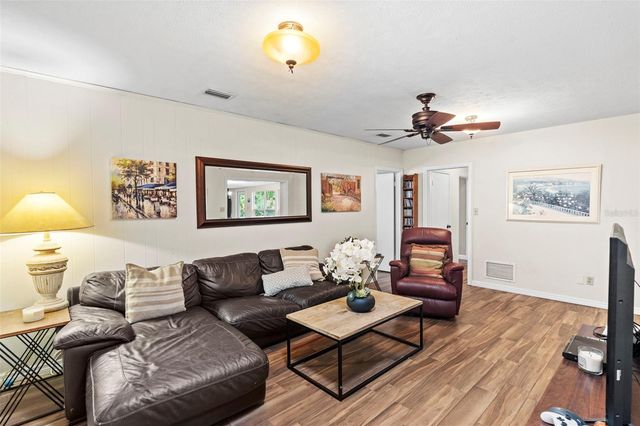 4405 W MELROSE AVENUE, Tampa, FL 33629