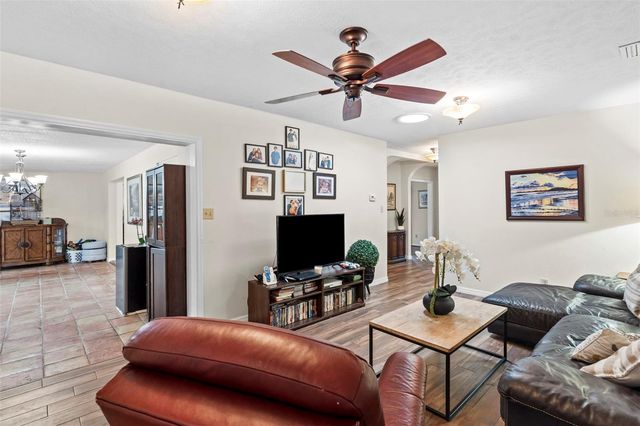 4405 W MELROSE AVENUE, Tampa, FL 33629