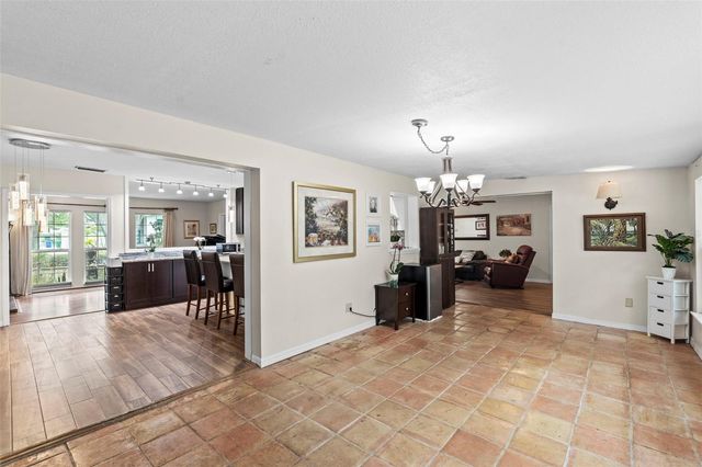 4405 W MELROSE AVENUE, Tampa, FL 33629
