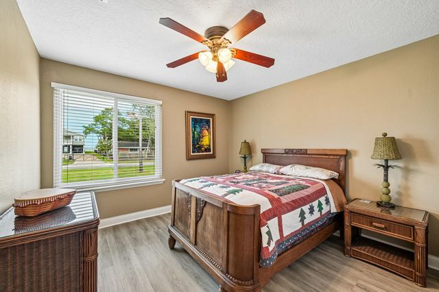 2535 Cliff Drive, San Leon, TX 77539