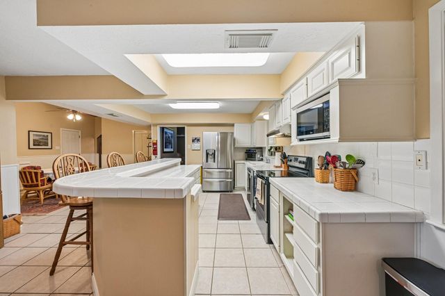 2535 Cliff Drive, San Leon, TX 77539